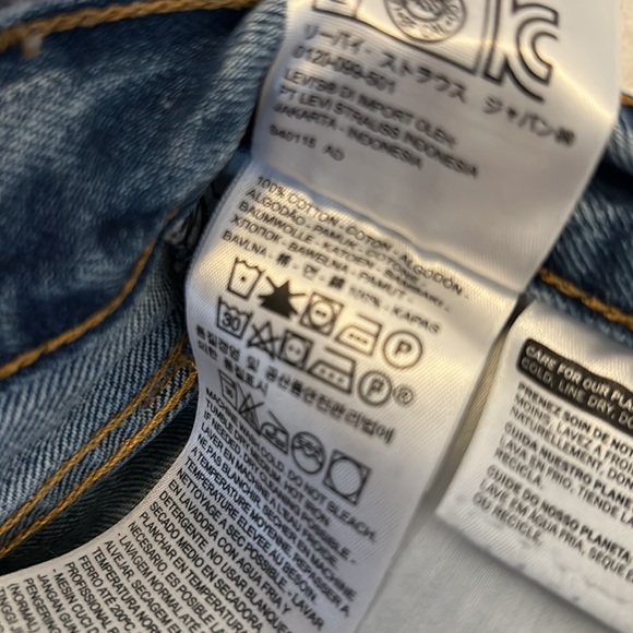 Levi’s Wedgie Denim Shorts - Picture 10 of 11